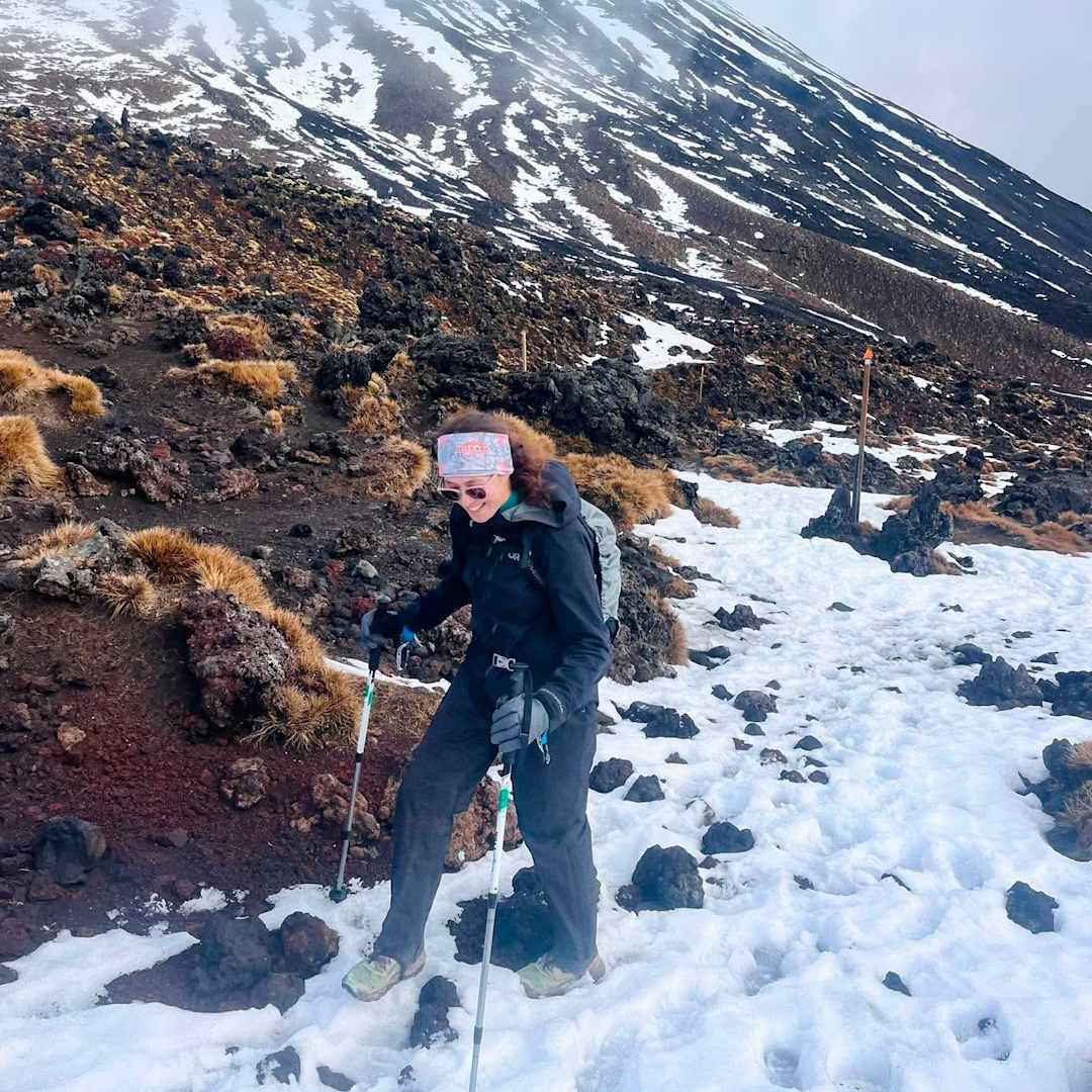 Active Adventures Guide, Ferni, hiking in the snow in New Zealand